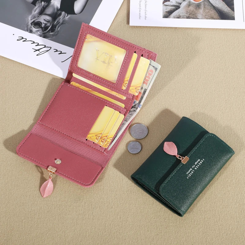 Trifold Coin Purse for Women and Minimalist Credit Card Holder: Elegance in the Details