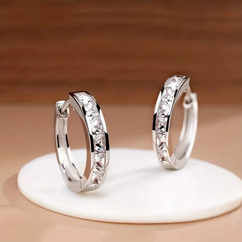 Huitan Classic Hoop Earrings – Simple and Elegant Jewelry Overflowing with Charm