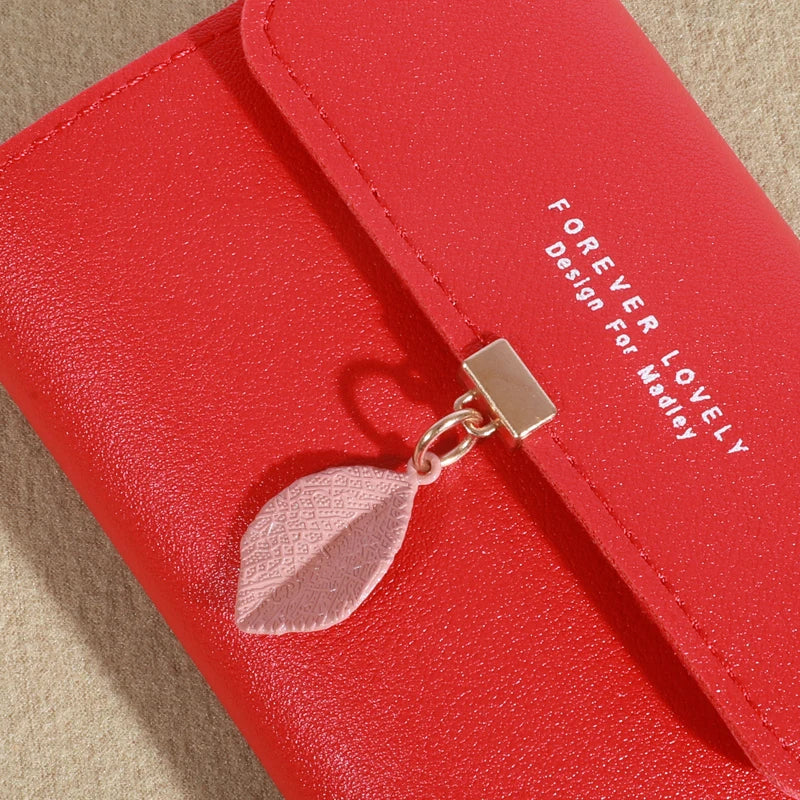 Trifold Coin Purse for Women and Minimalist Credit Card Holder: Elegance in the Details