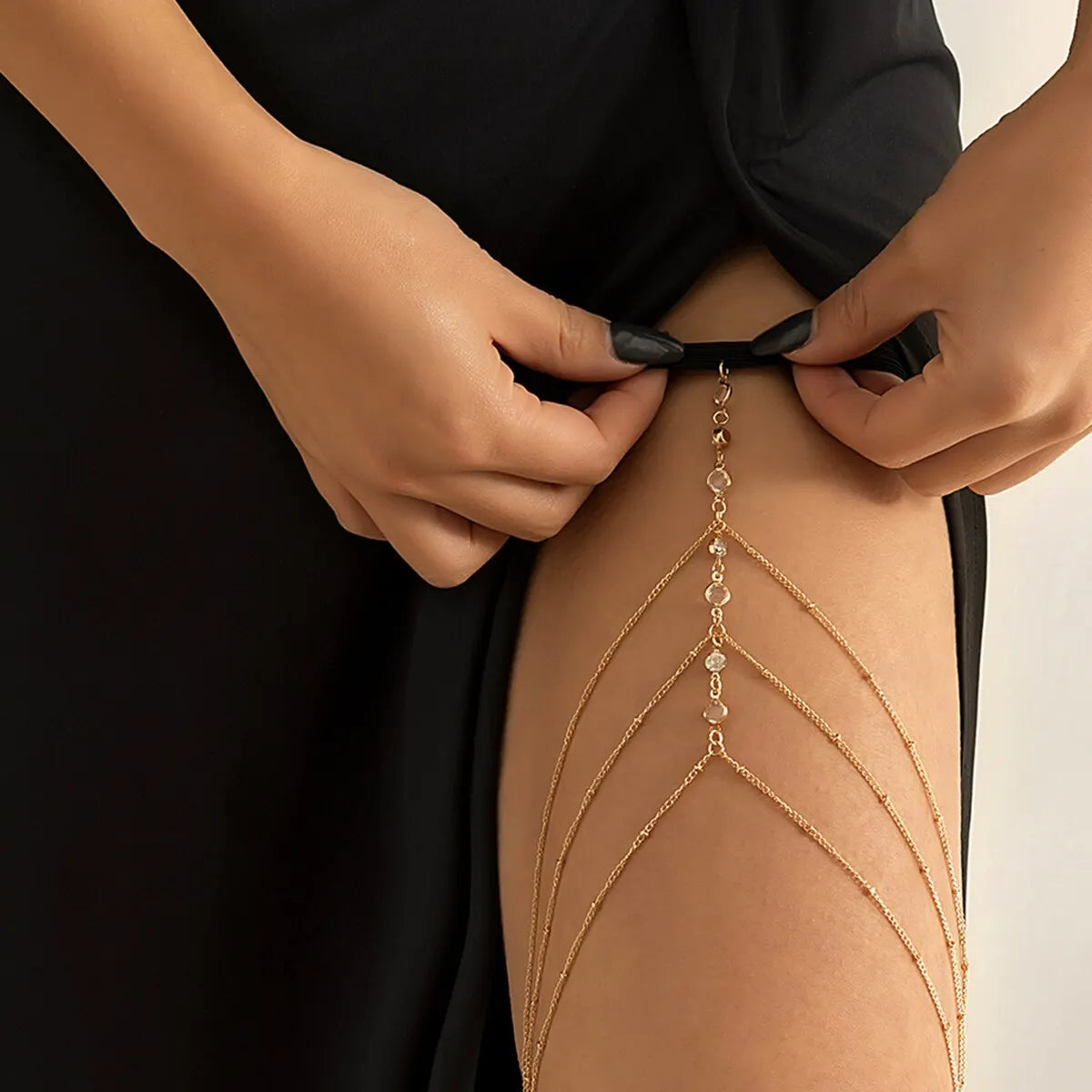Bohemian Crystal Thigh Chain – Unique Summer Elegance with Sparkling Feminine Charm