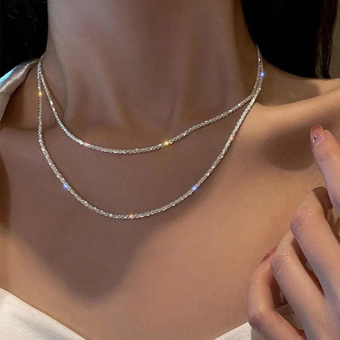 Silver Sparkling Necklace – A Trendy, Elegant Accessory to Shine in Every Occasion