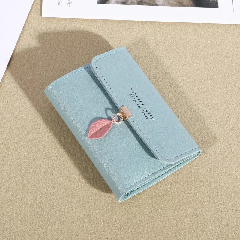 Trifold Coin Purse for Women and Minimalist Credit Card Holder: Elegance in the Details