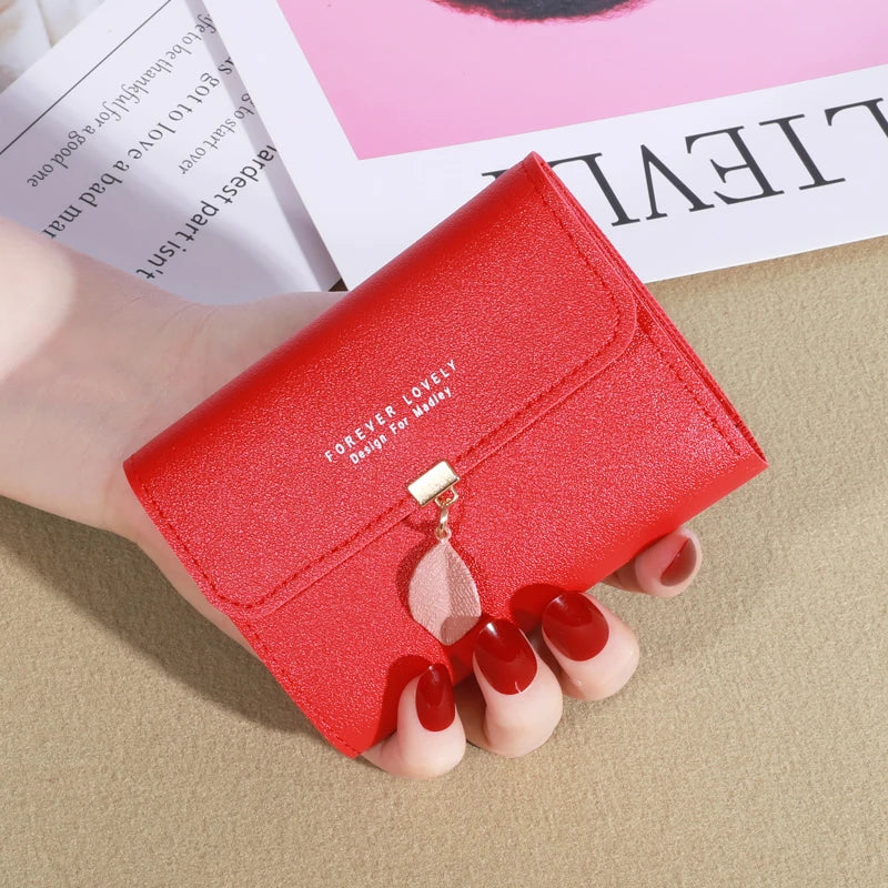 Trifold Coin Purse for Women and Minimalist Credit Card Holder: Elegance in the Details
