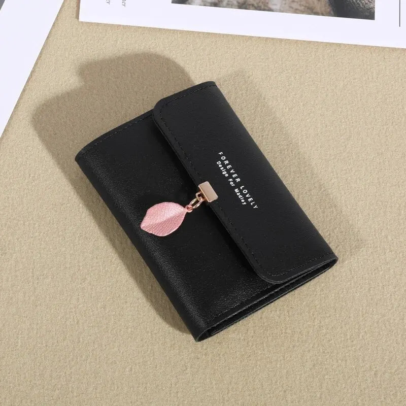 Trifold Coin Purse for Women and Minimalist Credit Card Holder: Elegance in the Details