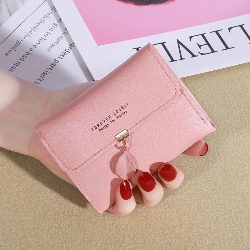 Trifold Coin Purse for Women and Minimalist Credit Card Holder: Elegance in the Details