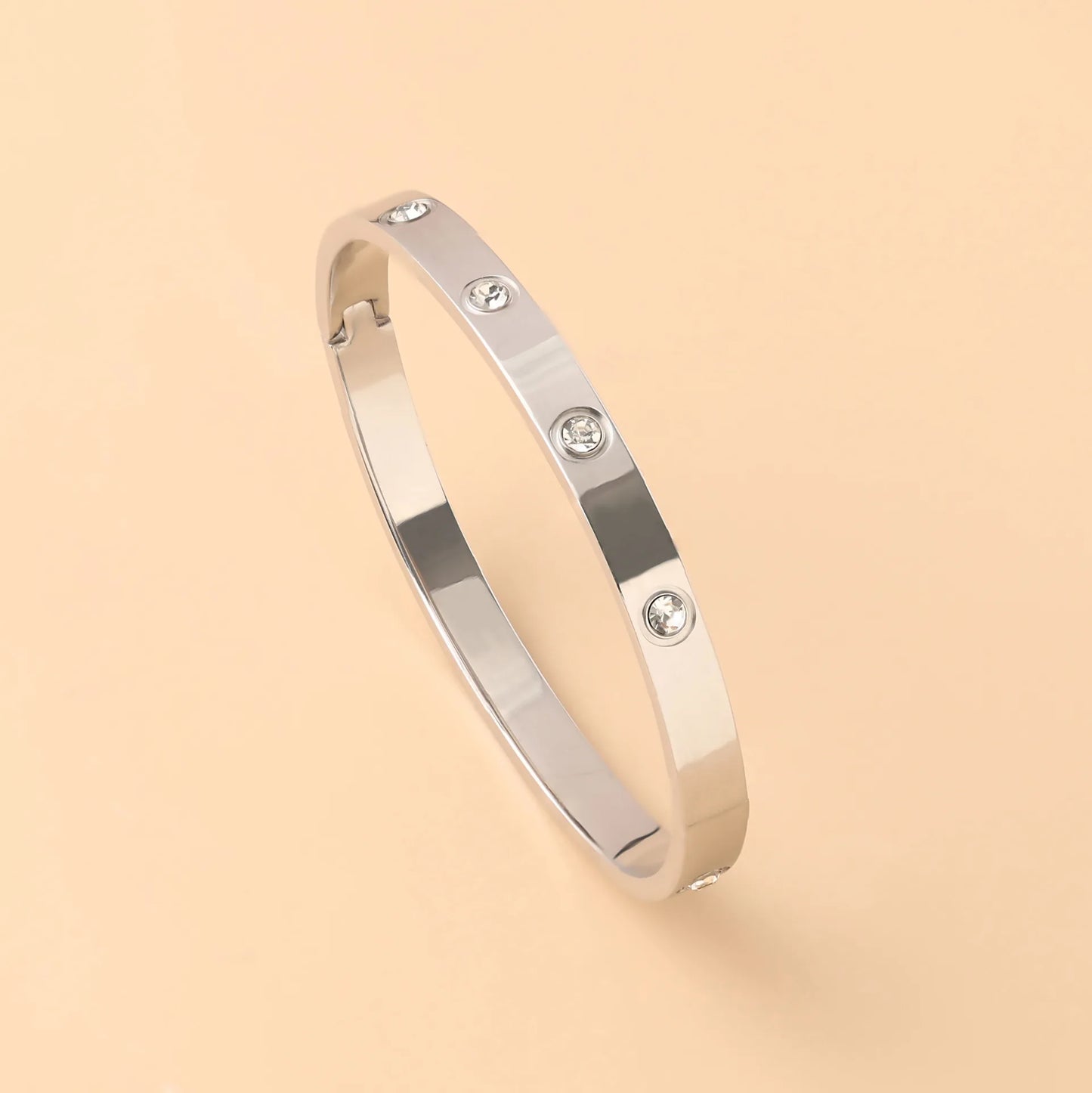 Timeless Platinum-Plated Bracelet with Elegant Classic Design