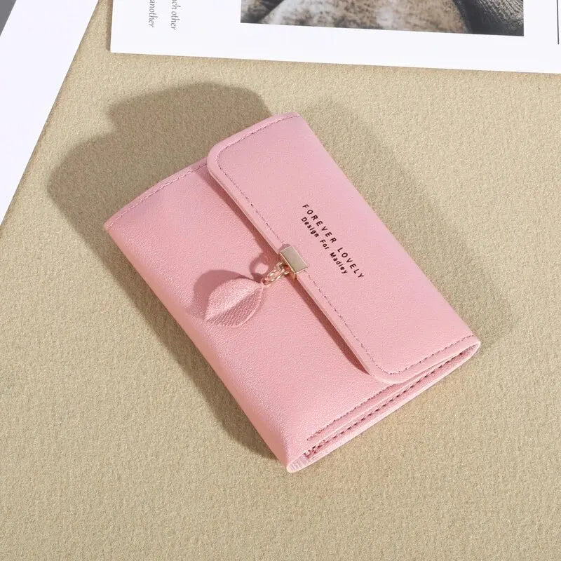 Trifold Coin Purse for Women and Minimalist Credit Card Holder: Elegance in the Details