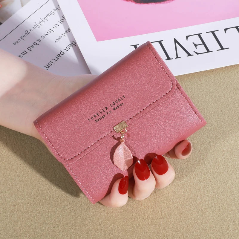 Trifold Coin Purse for Women and Minimalist Credit Card Holder: Elegance in the Details