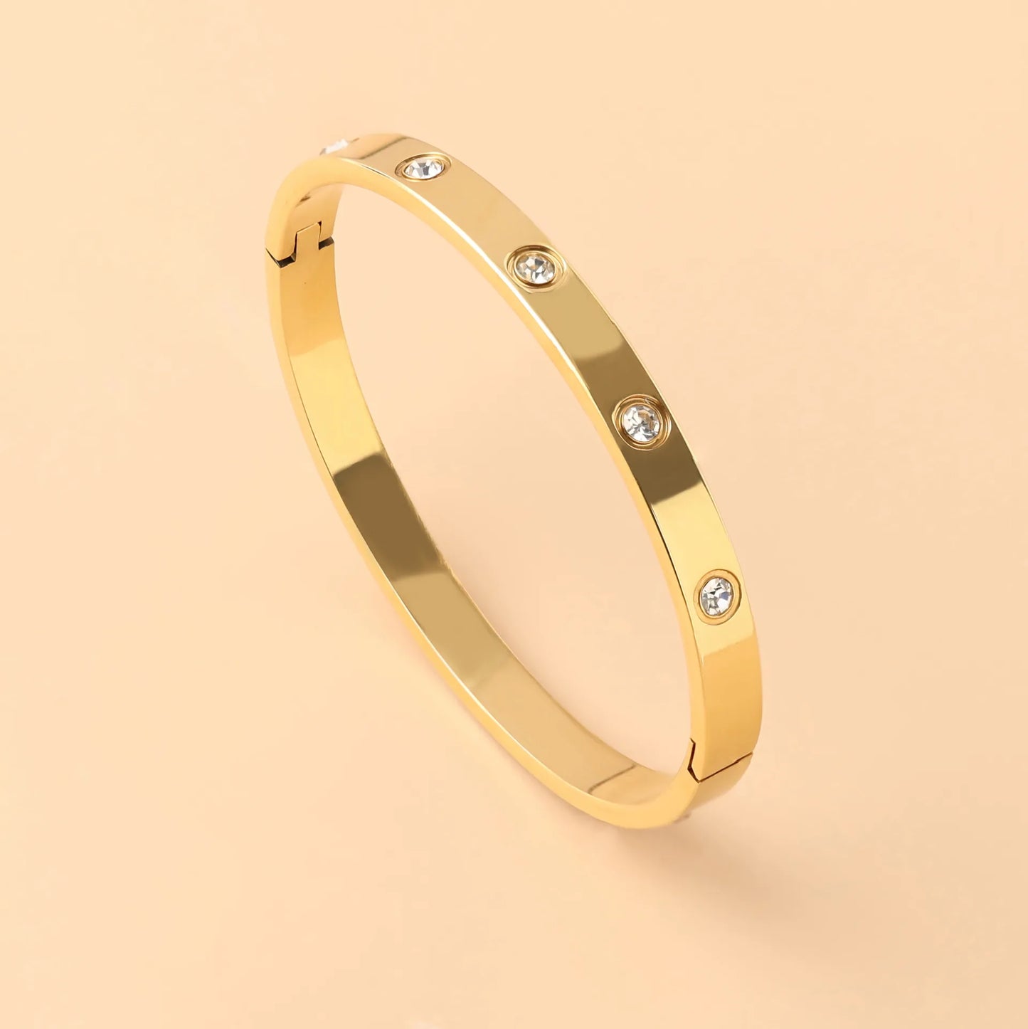 Timeless Platinum-Plated Bracelet with Elegant Classic Design