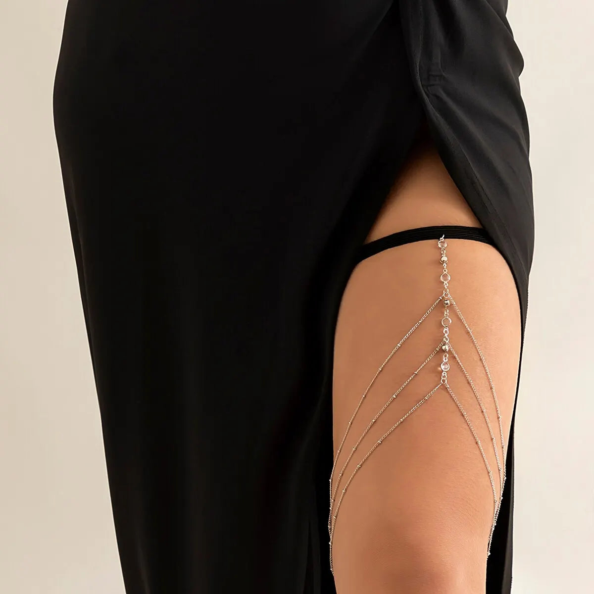 Bohemian Crystal Thigh Chain – Unique Summer Elegance with Sparkling Feminine Charm