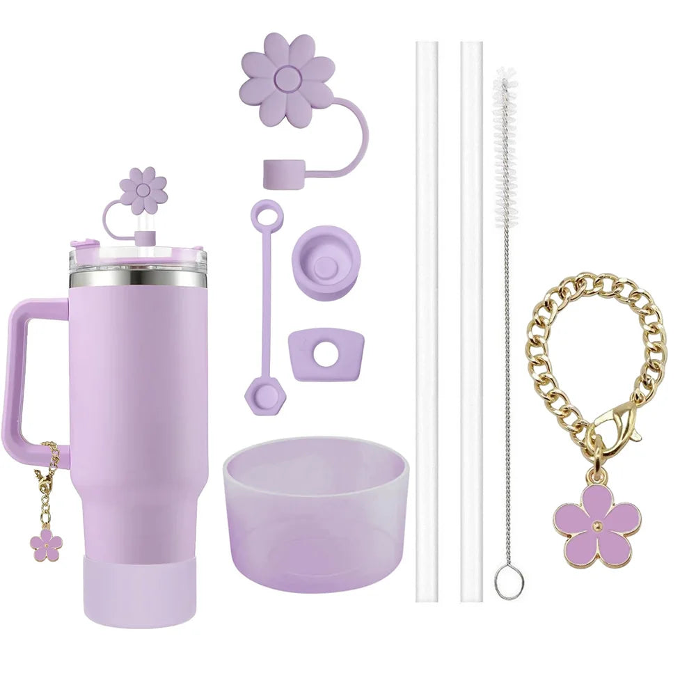 Set de accesorios de lujo 9 en 1 para Stanley Cup: tapón antiderrames, cubrepajitas, funda antideslizante, cepillo de limpieza y elegante dije de flor Chainley Cup.