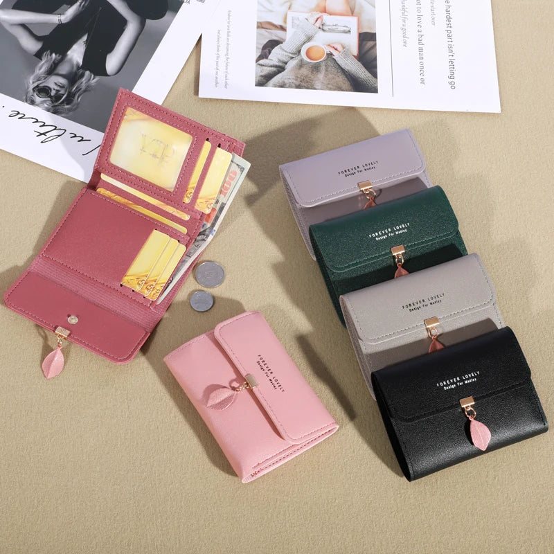 Trifold Coin Purse for Women and Minimalist Credit Card Holder: Elegance in the Details