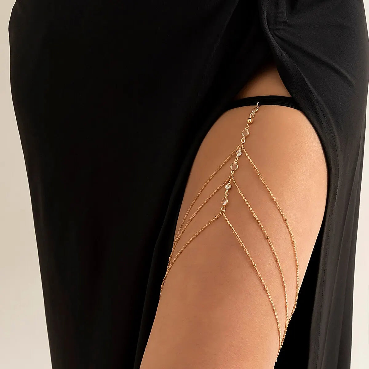 Bohemian Crystal Thigh Chain – Unique Summer Elegance with Sparkling Feminine Charm