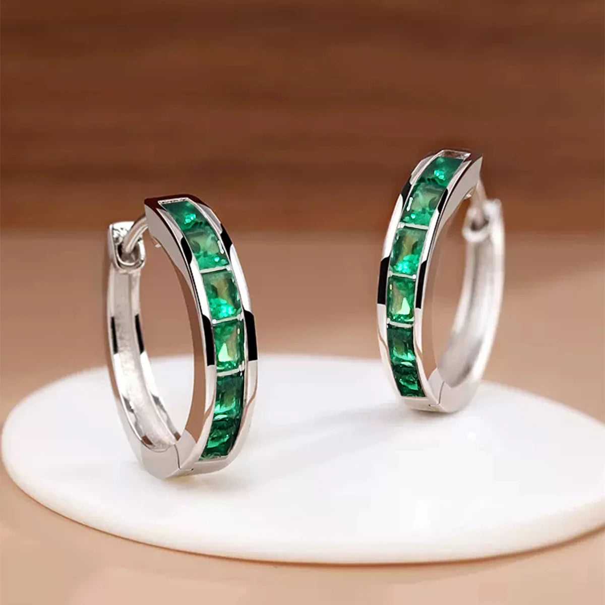 Huitan Classic Hoop Earrings – Simple and Elegant Jewelry Overflowing with Charm
