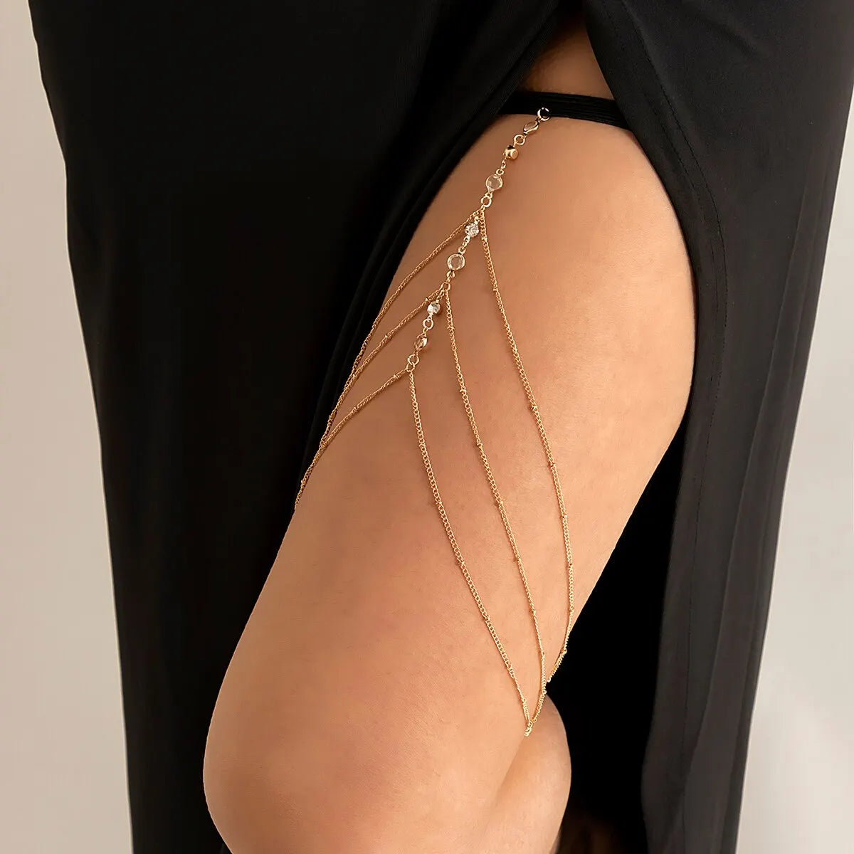 Bohemian Crystal Thigh Chain – Unique Summer Elegance with Sparkling Feminine Charm