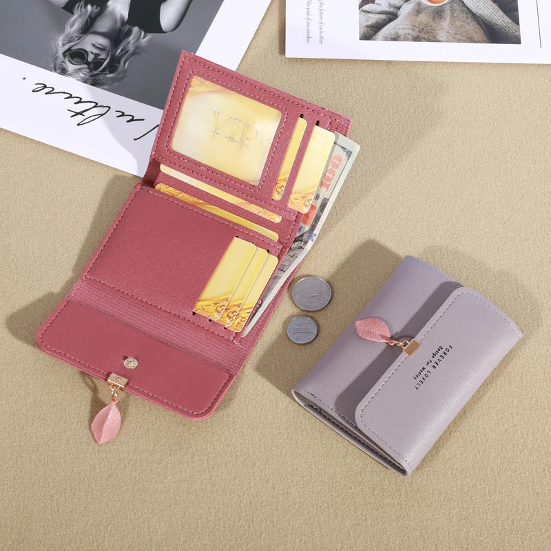 Trifold Coin Purse for Women and Minimalist Credit Card Holder: Elegance in the Details