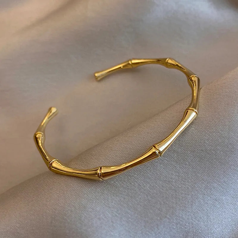 Gold-Plated Titanium Steel Bracelet with Zircon Inlay – A Timeless Classic for Women's Daily Chic