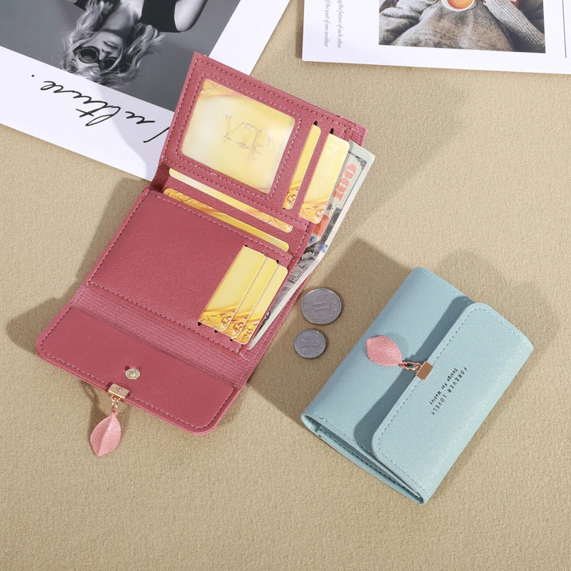 Trifold Coin Purse for Women and Minimalist Credit Card Holder: Elegance in the Details