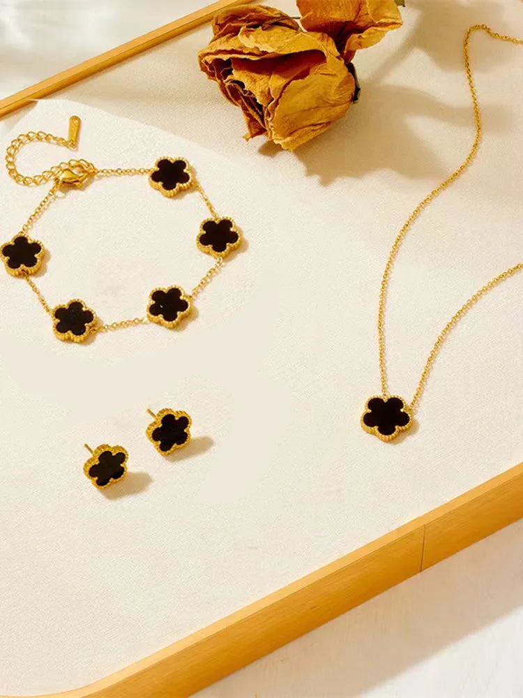3-Piece Jewelry Set – Necklace, Bracelet, and Earrings with an elegant plum