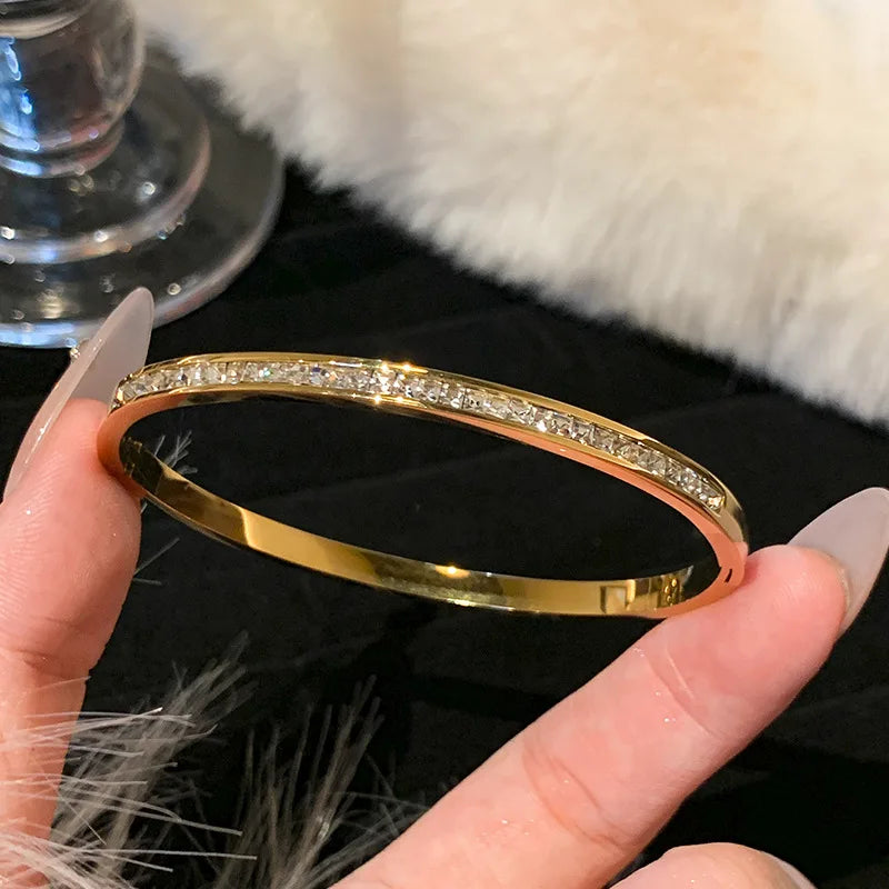 Gold-Plated Titanium Steel Bracelet with Zircon Inlay – A Timeless Classic for Women's Daily Chic