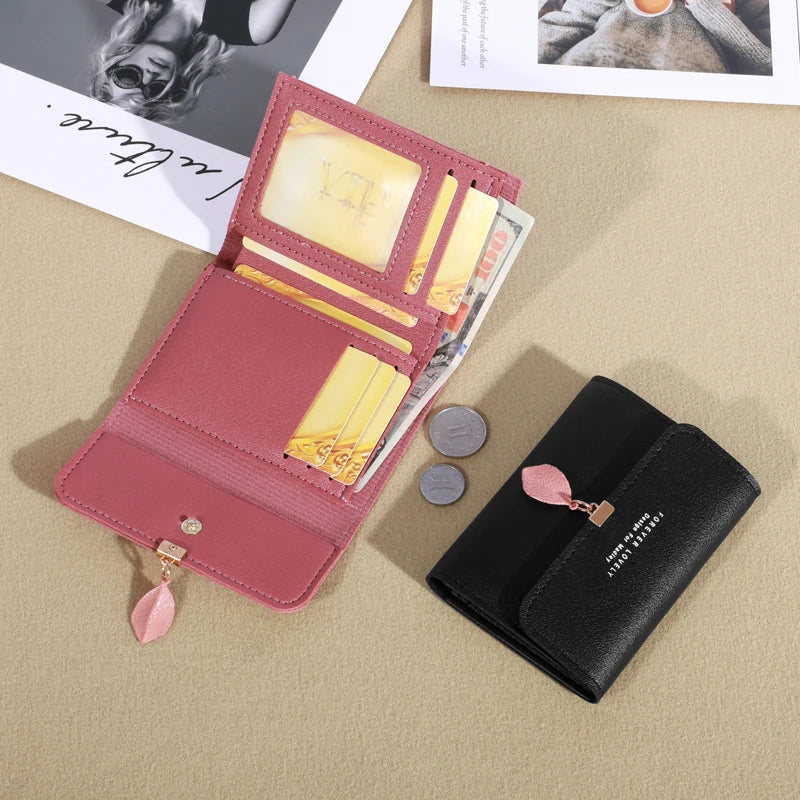 Trifold Coin Purse for Women and Minimalist Credit Card Holder: Elegance in the Details