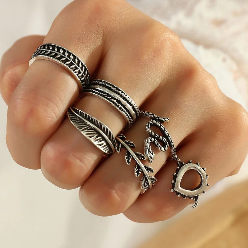 30pcs /Elegance and Creativity Rings Collection