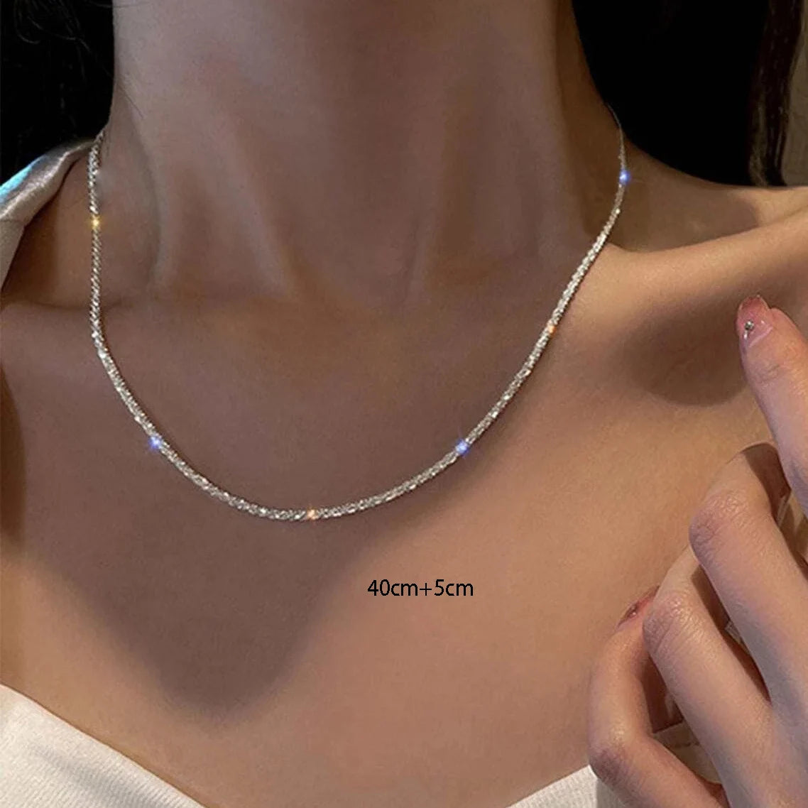 Silver Sparkling Necklace – A Trendy, Elegant Accessory to Shine in Every Occasion
