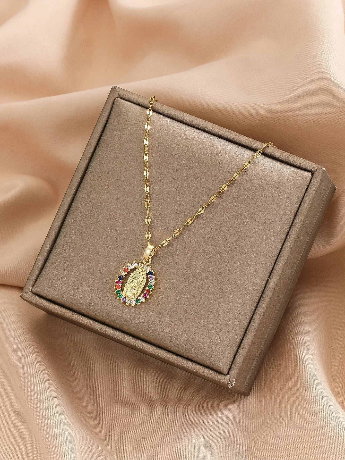 Enchanting Celestial Necklace – A Classic Embodiment of Elegance and Grace