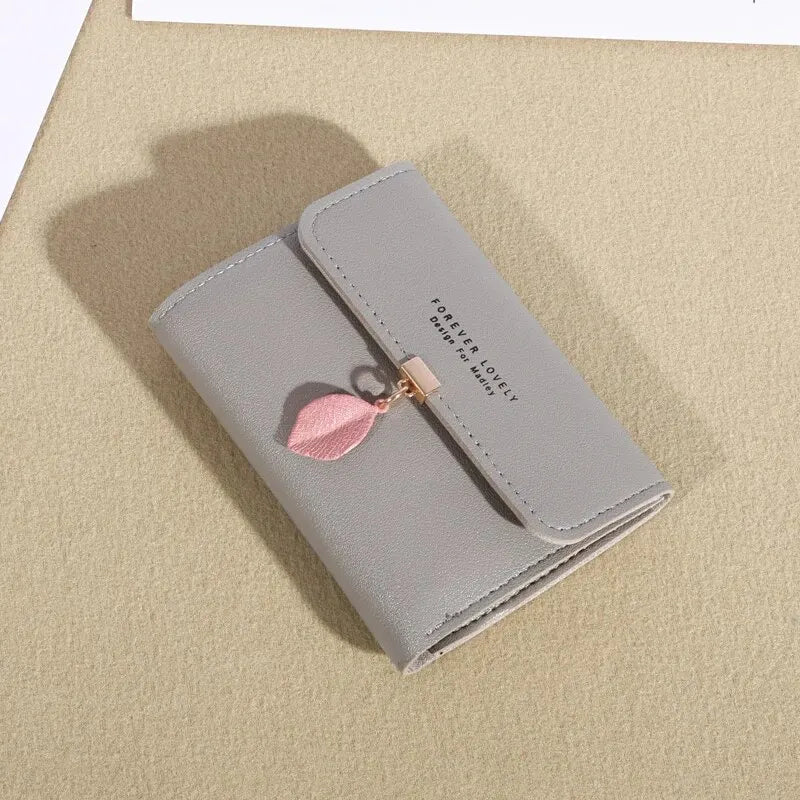 Trifold Coin Purse for Women and Minimalist Credit Card Holder: Elegance in the Details