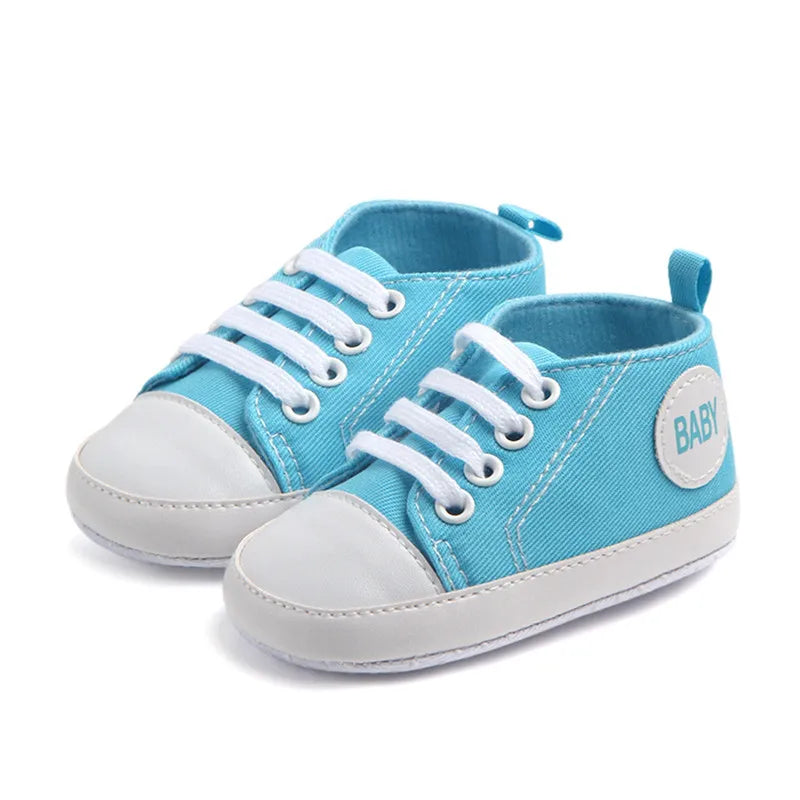 Luxury First-Step Shoes - Classic Star Design That Turns Heads for Your Little One"