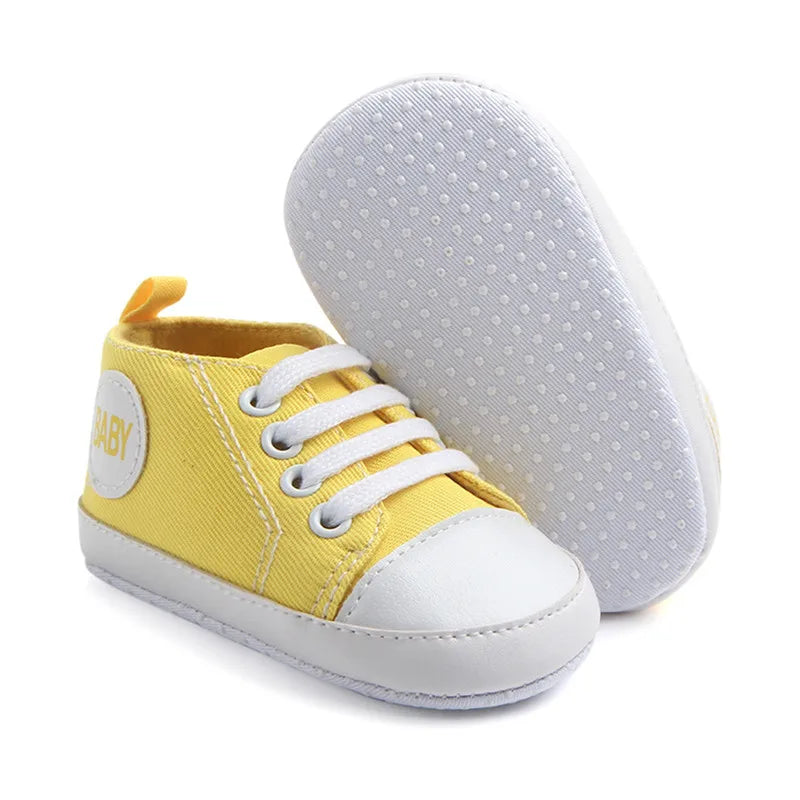 Luxury First-Step Shoes - Classic Star Design That Turns Heads for Your Little One"