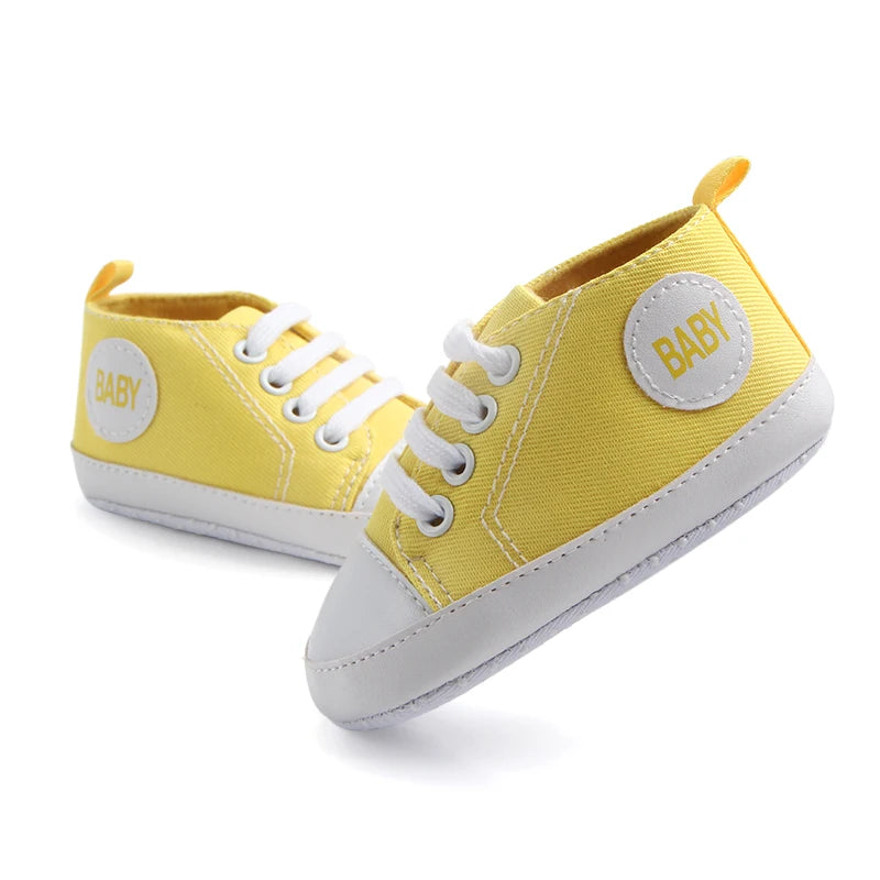 Luxury First-Step Shoes - Classic Star Design That Turns Heads for Your Little One"